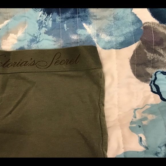 Victoria’s Secret Panties XL - Picture 5 of 7